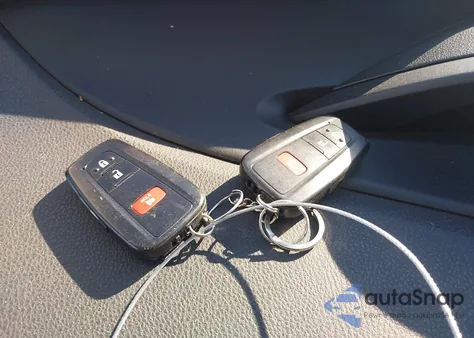 2016 Toyota Prius Four Touring из США, поврежденный, VIN JTDKARFU6G3000968